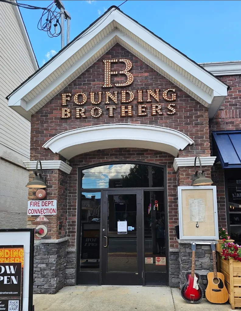Freestanding Pylon Monument Sign